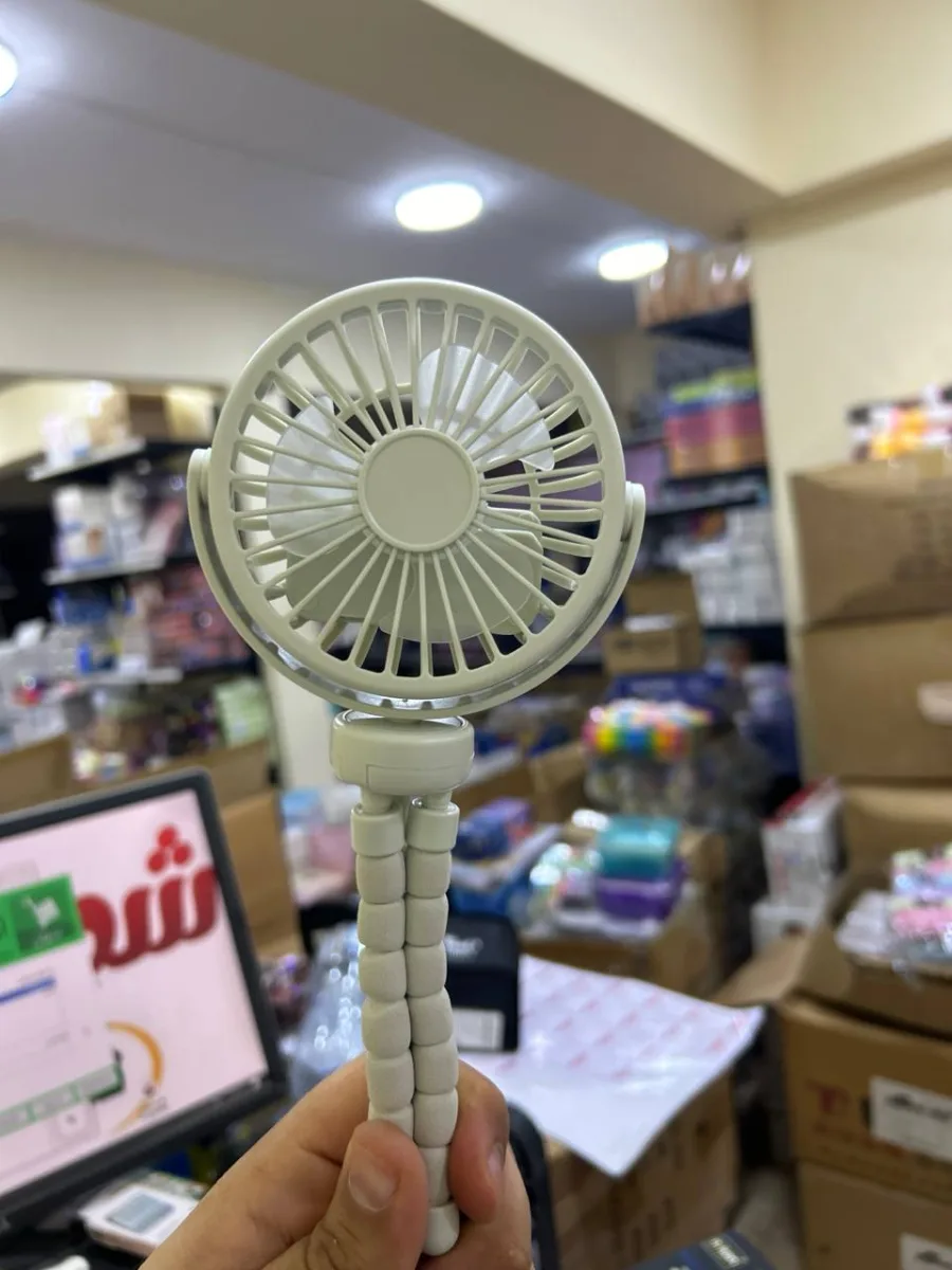 صورة مروحة بحامل ثلاثى - يد شاموه - ٣ سرعات