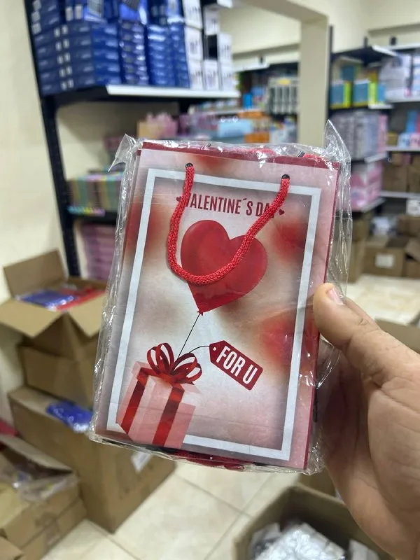 صورة 2 — باكو 12 شنطة هدايا عادية